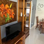 Cala De 2 Apartment *