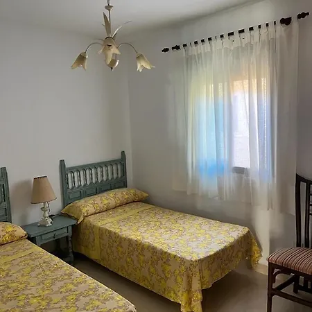 Cala De 2 Apartment *